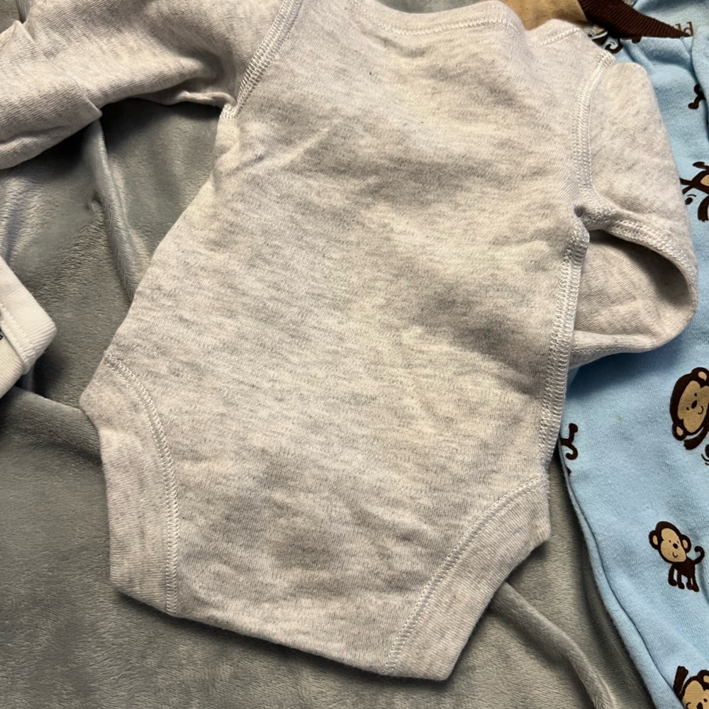 6c gently used preemie baby boy onesies pants sleeper clothes lot carters - Picture 13 of 16